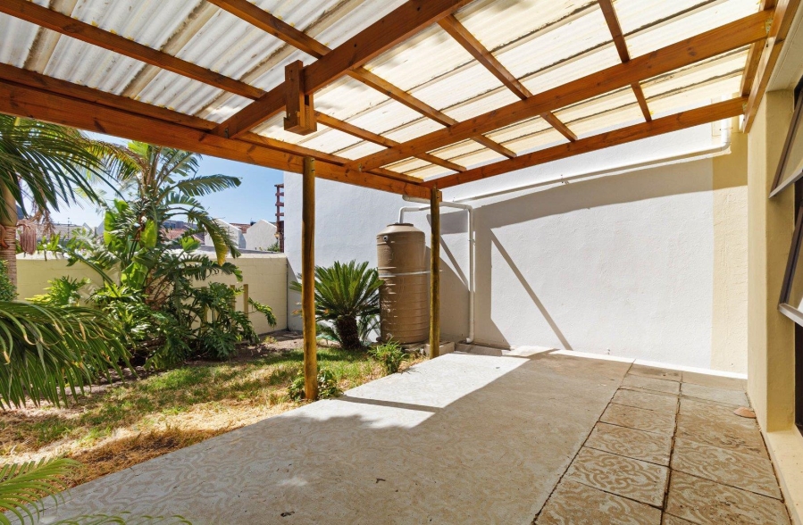 3 Bedroom Property for Sale in Zonnebloem Western Cape